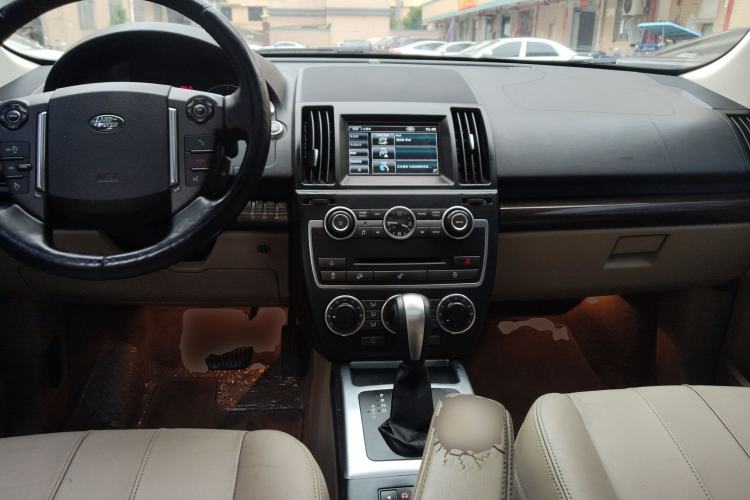 Used Land Rover Freelander 2 2013 2.2T SD4 SE Diesel Edition Center Console