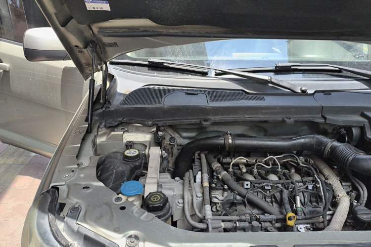 Used Land Rover Freelander 2 2013 2.2T SD4 SE Diesel Edition Engine Bay Right