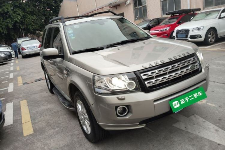 Used Land Rover Freelander 2 2013 2.2T SD4 SE Diesel Edition Front Right 45 Deg