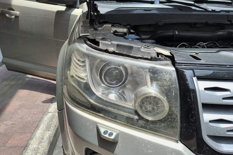 Used Land Rover Freelander 2 2013 2.2T SD4 SE Diesel Edition Right Front Headlight