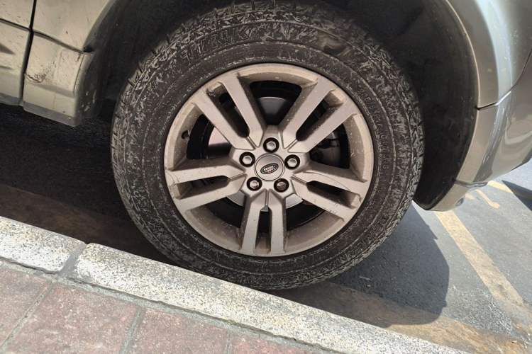 Used Land Rover Freelander 2 2013 2.2T SD4 SE Diesel Edition Right Front Wheel Hub