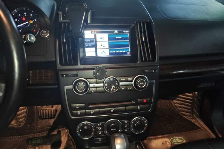 Used Land Rover Freelander 2 2013 2.0T Si4 SE Gasoline Edition Audio And AC Panel