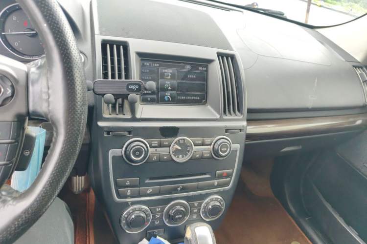 Used Land Rover Freelander 2 2013 2.2T SD4 SE Diesel Edition Audio And AC Panel