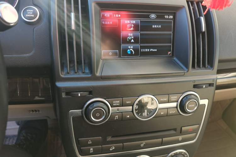 Used Land Rover Freelander 2 2013 2.0T Si4 SE Gasoline Edition Audio And AC Panel