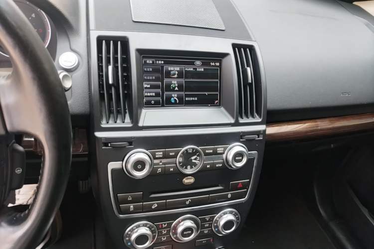 Used Land Rover Freelander 2 2013 2.2T SD4 SE Diesel Edition Audio And AC Panel