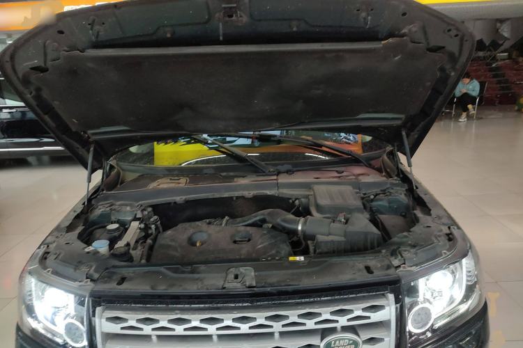 Used Land Rover Freelander 2 2013 2.0T Si4 SE Gasoline Edition Engine Bay