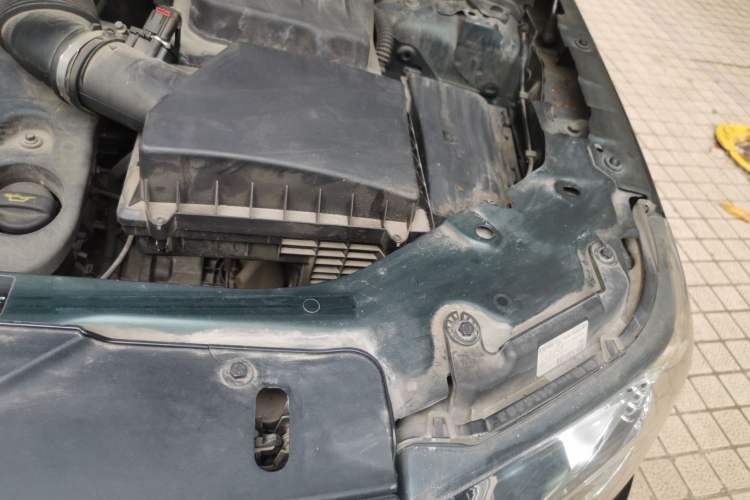 Used Land Rover Freelander 2 2013 2.2T SD4 SE Diesel Edition Engine Bay Left