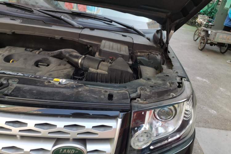 Used Land Rover Freelander 2 2013 2.0T Si4 SE Gasoline Edition Engine Bay Left