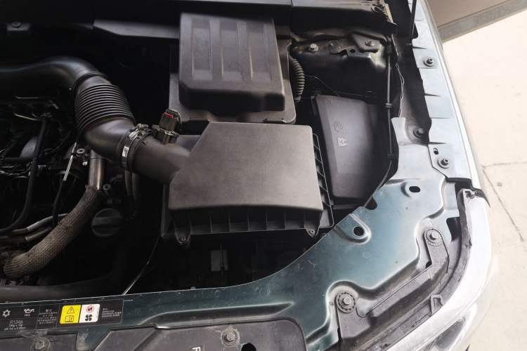 Used Land Rover Freelander 2 2013 2.2T SD4 SE Diesel Edition Engine Bay Left