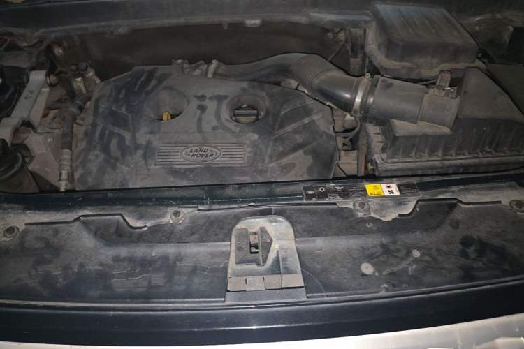 Used Land Rover Freelander 2 2013 2.0T Si4 SE Gasoline Edition Engine Bay