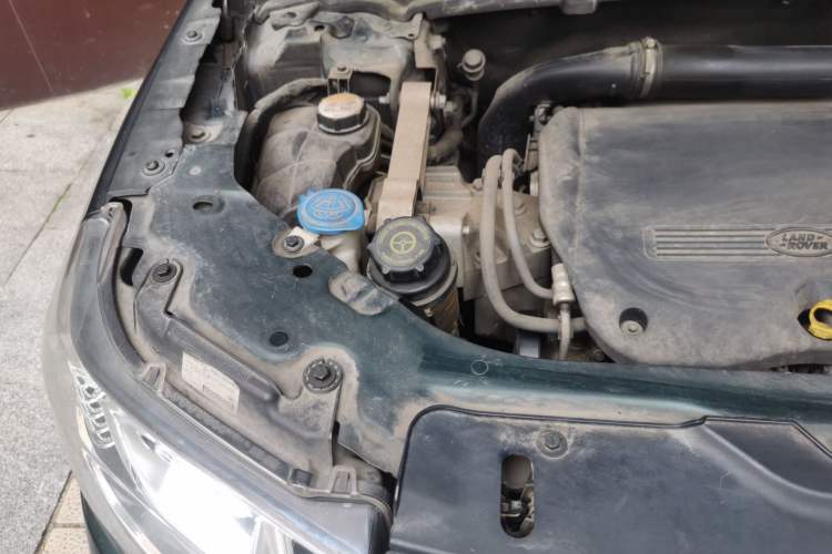 Used Land Rover Freelander 2 2013 2.2T SD4 SE Diesel Edition Engine Bay Right