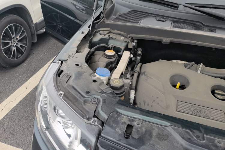 Used Land Rover Freelander 2 2013 2.0T Si4 SE Gasoline Edition Engine Bay Right
