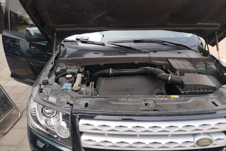Used Land Rover Freelander 2 2013 2.2T SD4 SE Diesel Edition Engine Bay Right