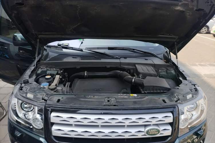 Used Land Rover Freelander 2 2013 2.2T SD4 SE Diesel Edition Engine Bay