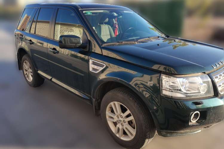 Used Land Rover Freelander 2 2013 2.0T Si4 SE Gasoline Edition Front Right 45 Deg