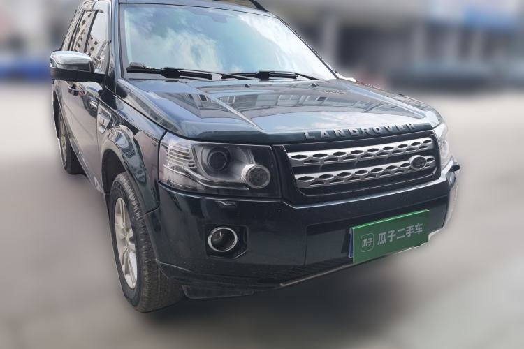 Used Land Rover Freelander 2 2013 2.2T SD4 SE Diesel Edition Front Right 45 Deg