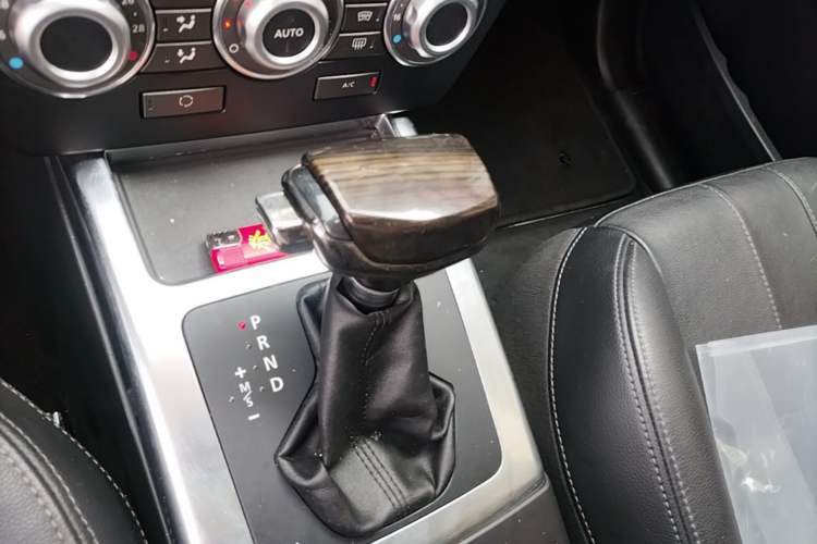Used Land Rover Freelander 2 2013 2.2T SD4 SE Diesel Edition Gear Lever