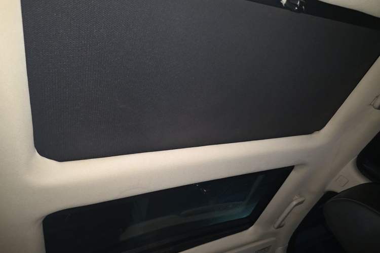 Used Land Rover Freelander 2 2013 2.0T Si4 SE Gasoline Edition Headliner
