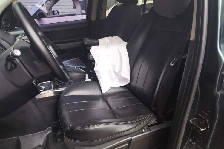 Used Land Rover Freelander 2 2013 2.2T SD4 SE Diesel Edition Left Front Seat