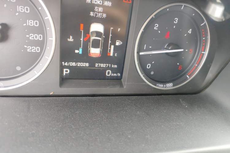 Used Land Rover Freelander 2 2013 2.2T SD4 SE Diesel Edition Odometer Close Up