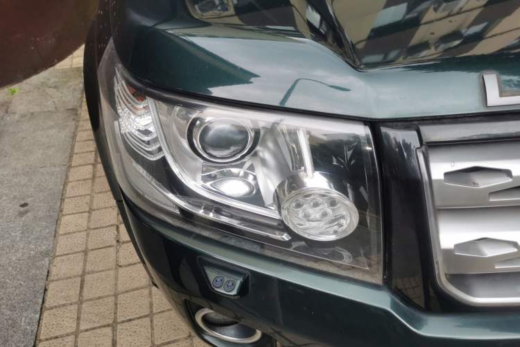 Used Land Rover Freelander 2 2013 2.2T SD4 SE Diesel Edition Right Front Headlight