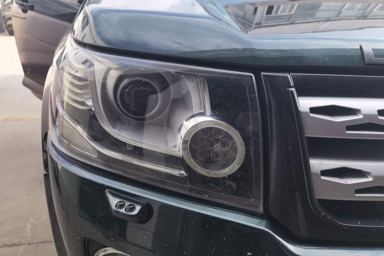 Used Land Rover Freelander 2 2013 2.2T SD4 SE Diesel Edition Right Front Headlight