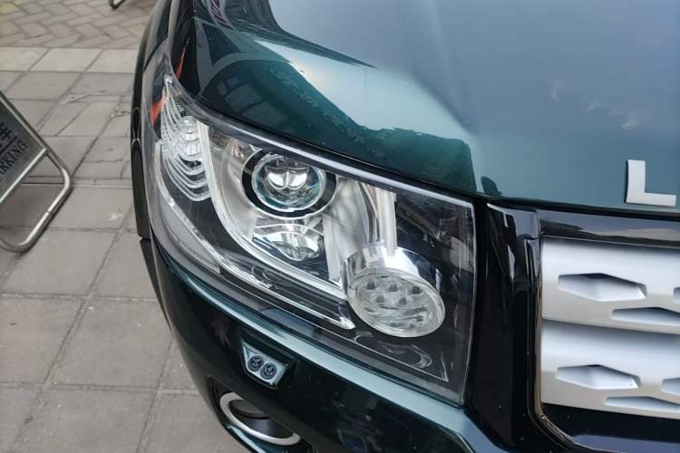 Used Land Rover Freelander 2 2013 2.2T SD4 SE Diesel Edition Right Front Headlight