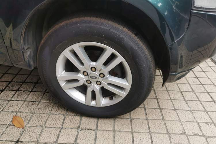 Used Land Rover Freelander 2 2013 2.2T SD4 SE Diesel Edition Right Front Wheel Hub