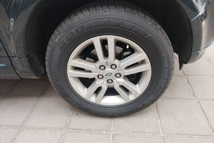 Used Land Rover Freelander 2 2013 2.2T SD4 SE Diesel Edition Right Front Wheel Hub