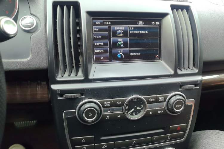 Used Land Rover Freelander 2 2013 2.2T SD4 SE Diesel Edition Audio And AC Panel