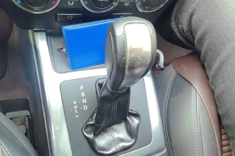 Used Land Rover Freelander 2 2013 2.2T SD4 SE Diesel Edition Gear Lever