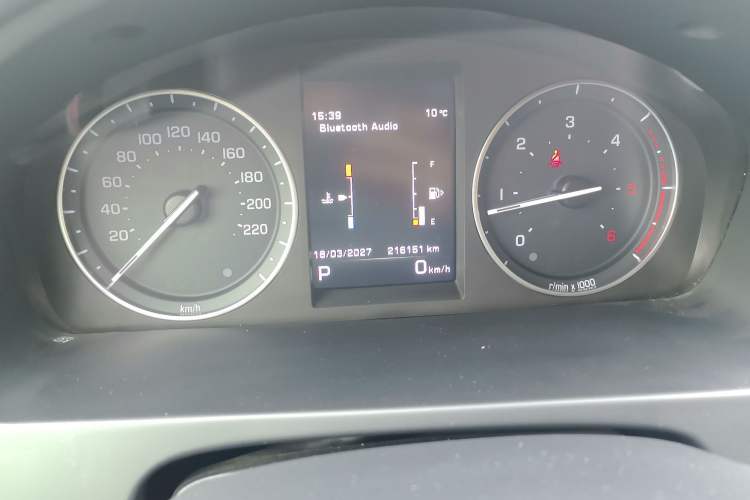 Used Land Rover Freelander 2 2013 2.2T SD4 SE Diesel Edition Odometer Close Up