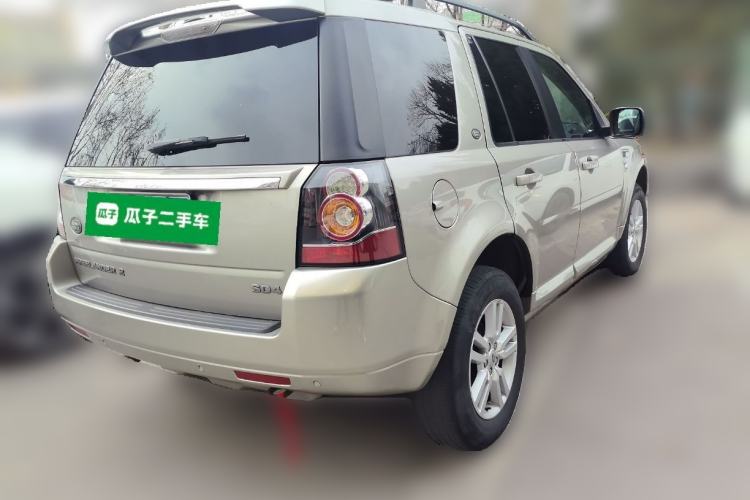 Used Land Rover Freelander 2 2013 2.2T SD4 SE Diesel Edition Rear Right 45 Deg