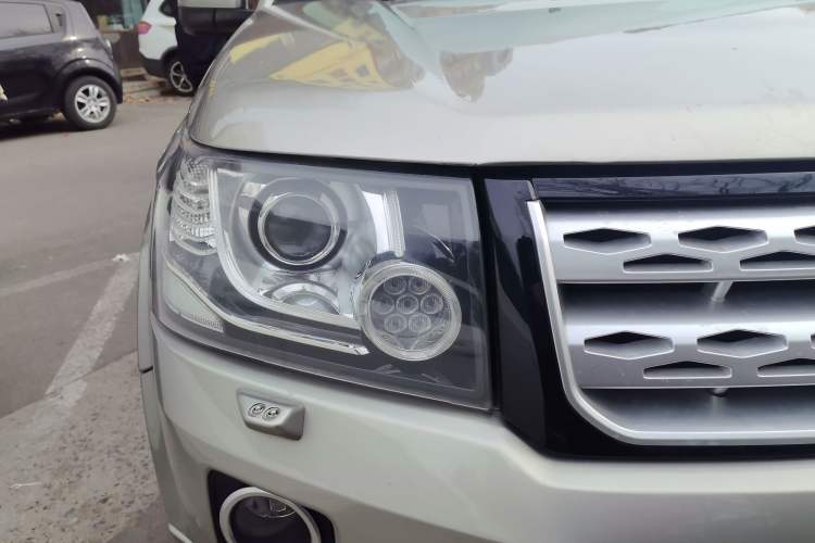 Used Land Rover Freelander 2 2013 2.2T SD4 SE Diesel Edition Right Front Headlight