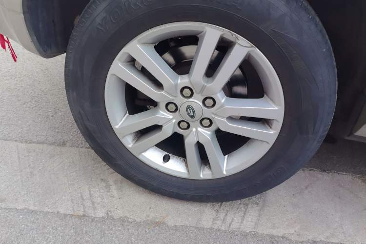 Used Land Rover Freelander 2 2013 2.2T SD4 SE Diesel Edition Right Front Wheel Hub