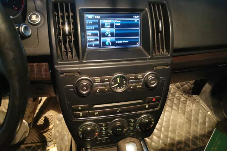 Used Land Rover Freelander 2 2013 2.2T SD4 SE Diesel Edition Audio And AC Panel