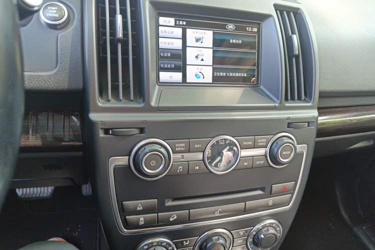 Used Land Rover Freelander 2 2013 2.0T Si4 SE Gasoline Edition Audio And AC Panel