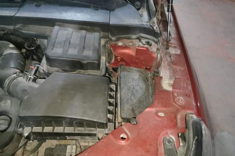 Used Land Rover Freelander 2 2013 2.2T SD4 SE Diesel Edition Engine Bay Left