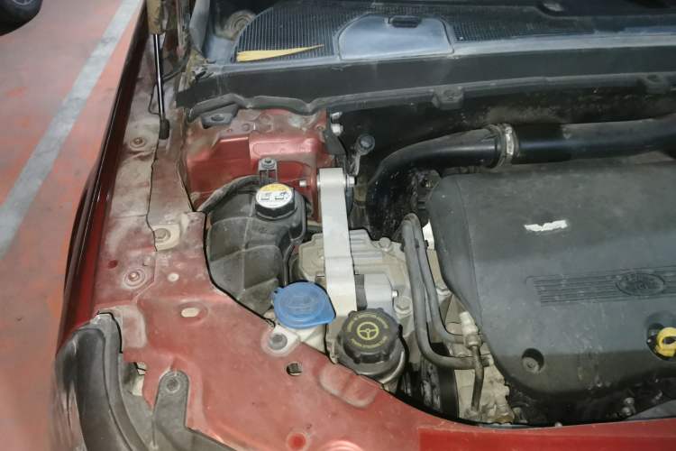 Used Land Rover Freelander 2 2013 2.2T SD4 SE Diesel Edition Engine Bay Right