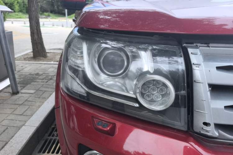 Used Land Rover Freelander 2 2013 2.0T Si4 SE Gasoline Edition Right Front Headlight