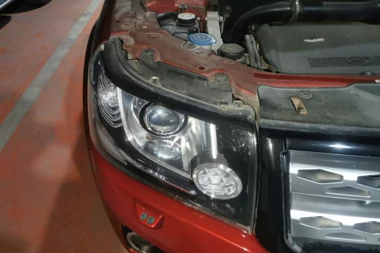Used Land Rover Freelander 2 2013 2.2T SD4 SE Diesel Edition Right Front Headlight