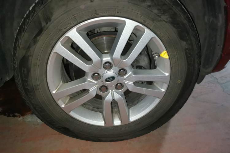 Used Land Rover Freelander 2 2013 2.2T SD4 SE Diesel Edition Right Front Wheel Hub