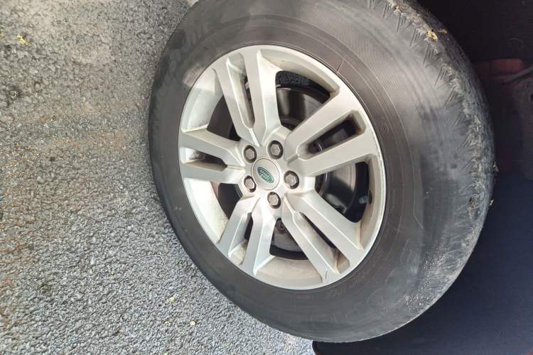Used Land Rover Freelander 2 2013 2.0T Si4 SE Gasoline Edition Right Front Wheel Hub
