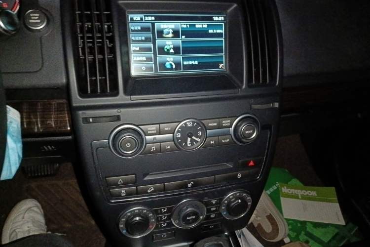 Used Land Rover Freelander 2 2013 2.2T SD4 SE Diesel Edition Audio And AC Panel