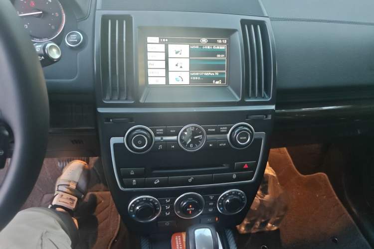 Used Land Rover Freelander 2 2013 2.2T SD4 SE Diesel Edition Audio And AC Panel