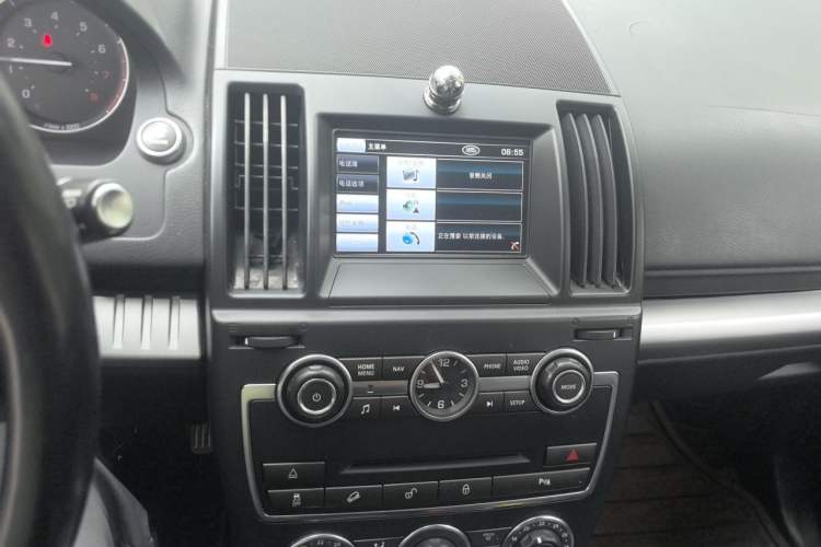 Used Land Rover Freelander 2 2013 2.0T Si4 SE Gasoline Edition Audio And AC Panel