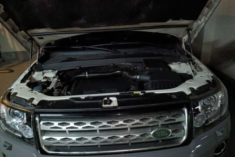 Used Land Rover Freelander 2 2013 2.2T SD4 SE Diesel Edition Engine Bay