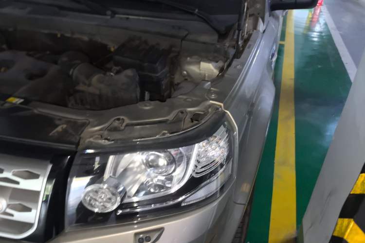 Used Land Rover Freelander 2 2013 2.0T Si4 SE Gasoline Edition Engine Bay Left