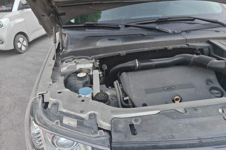 Used Land Rover Freelander 2 2013 2.2T SD4 SE Diesel Edition Engine Bay Right