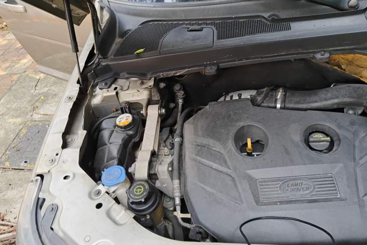 Used Land Rover Freelander 2 2013 2.0T Si4 SE Gasoline Edition Engine Bay Right